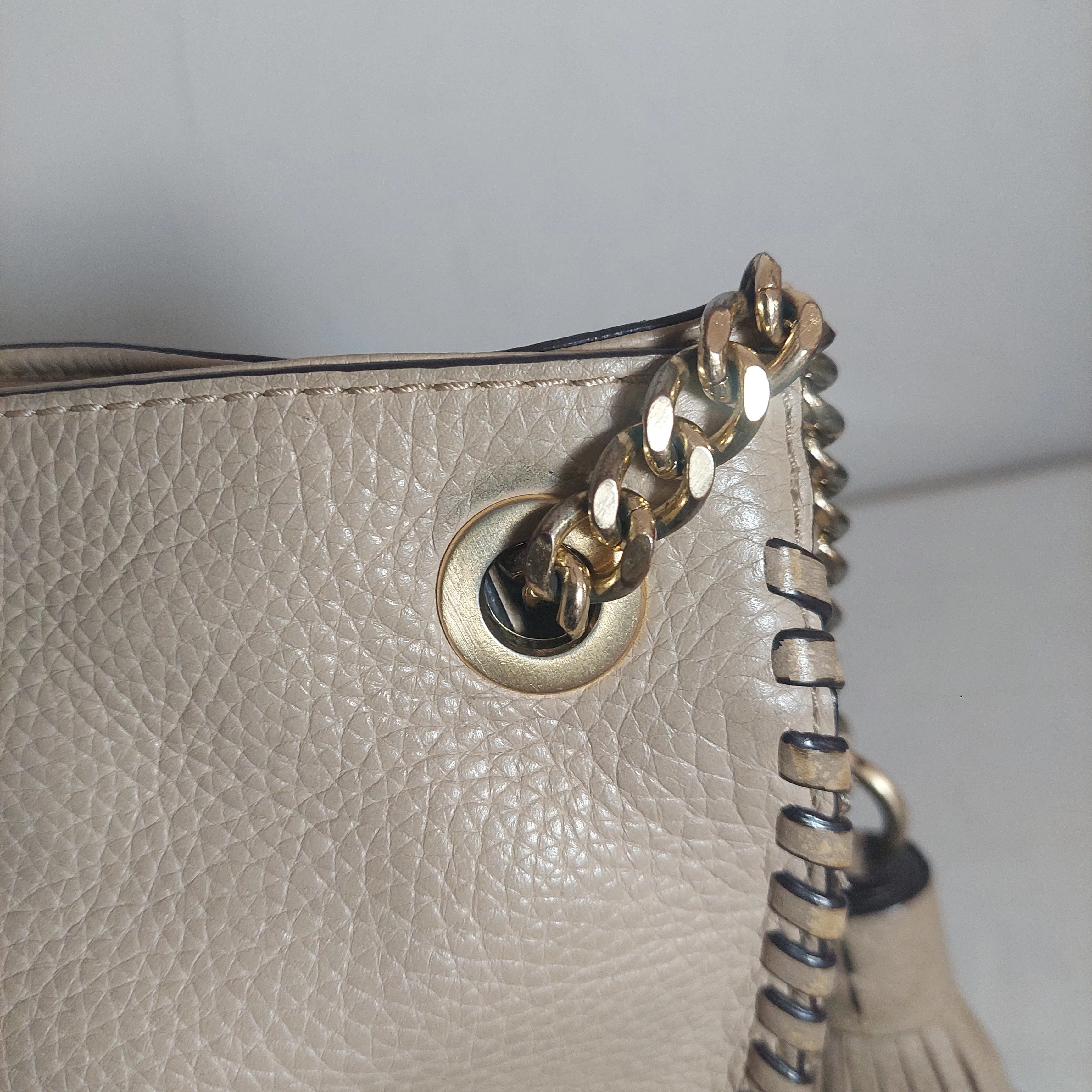 Michael Kors Greige 'Chelsea' Shoulder Bag | Pre loved |