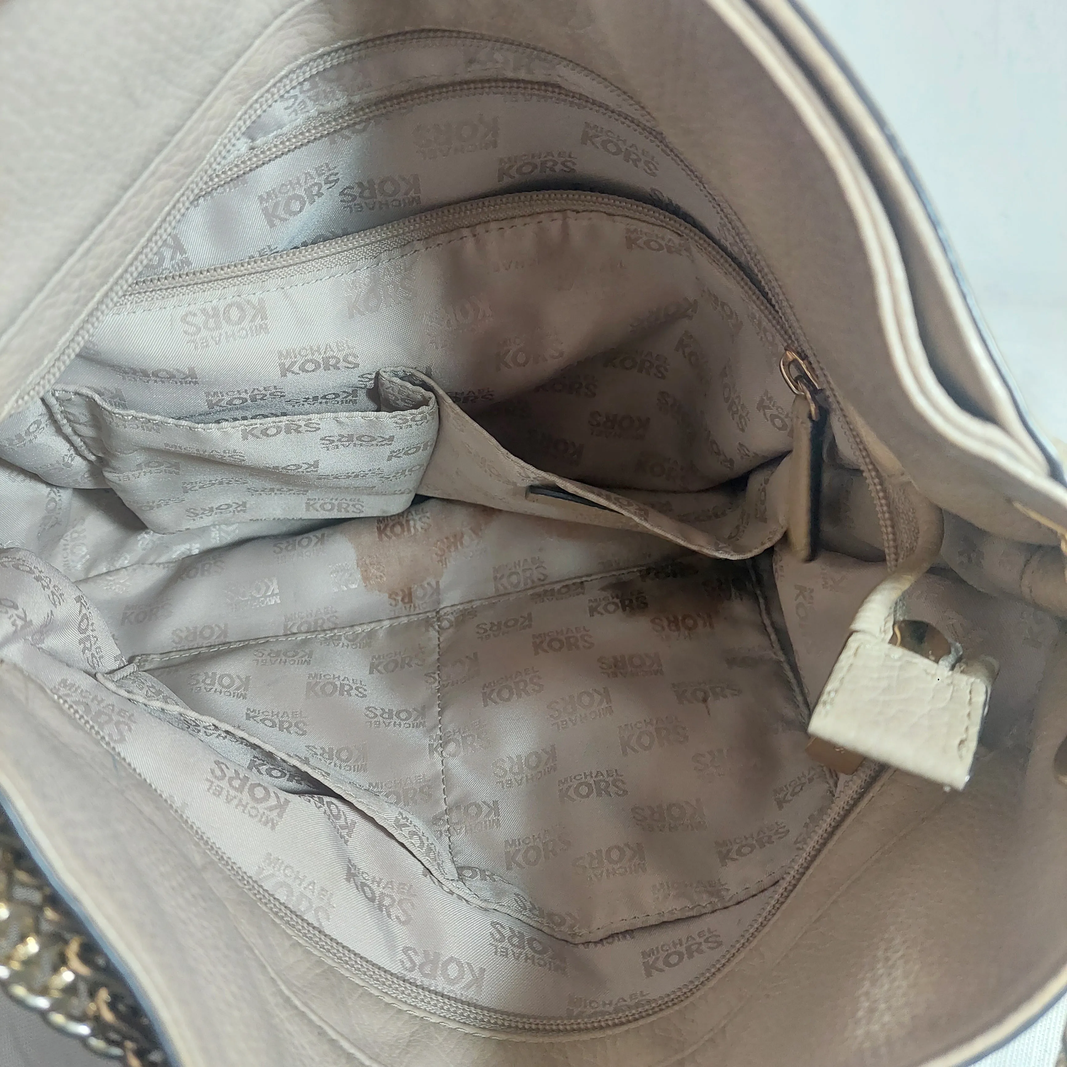 Michael Kors Greige 'Chelsea' Shoulder Bag | Pre loved |