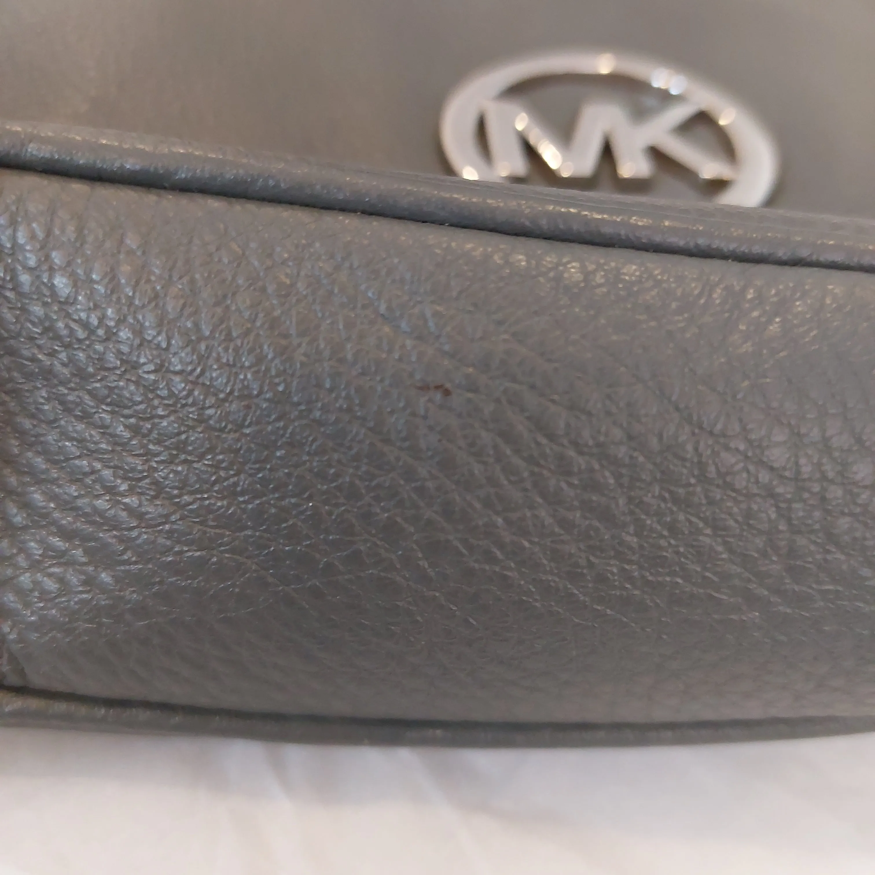 Michael Kors Grey Leather Silver Chain Shoulder Bag | Pre Loved |