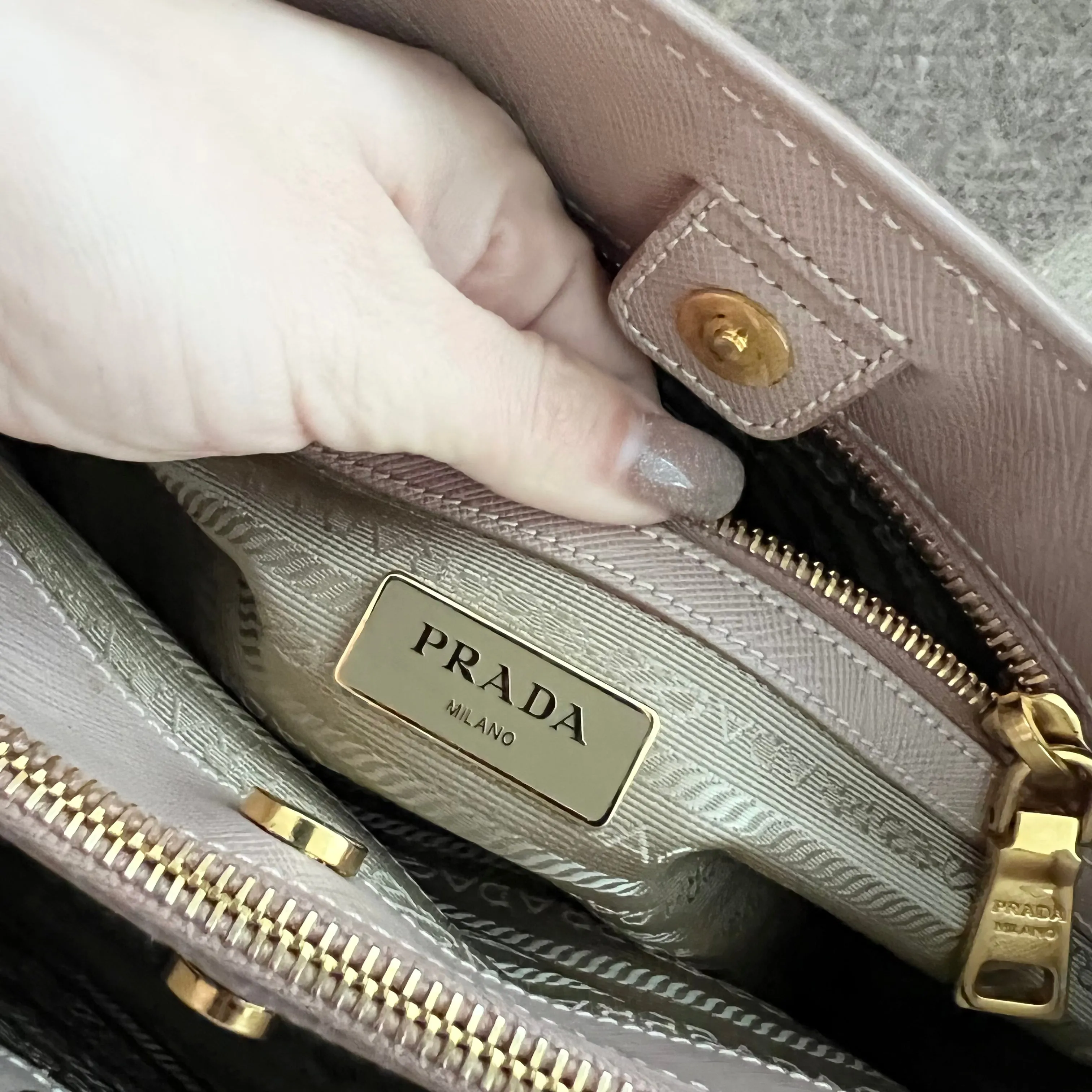 Luxury Prada Galleria Leather Tote Bag with Top Handle - Elegant and Timeless Design