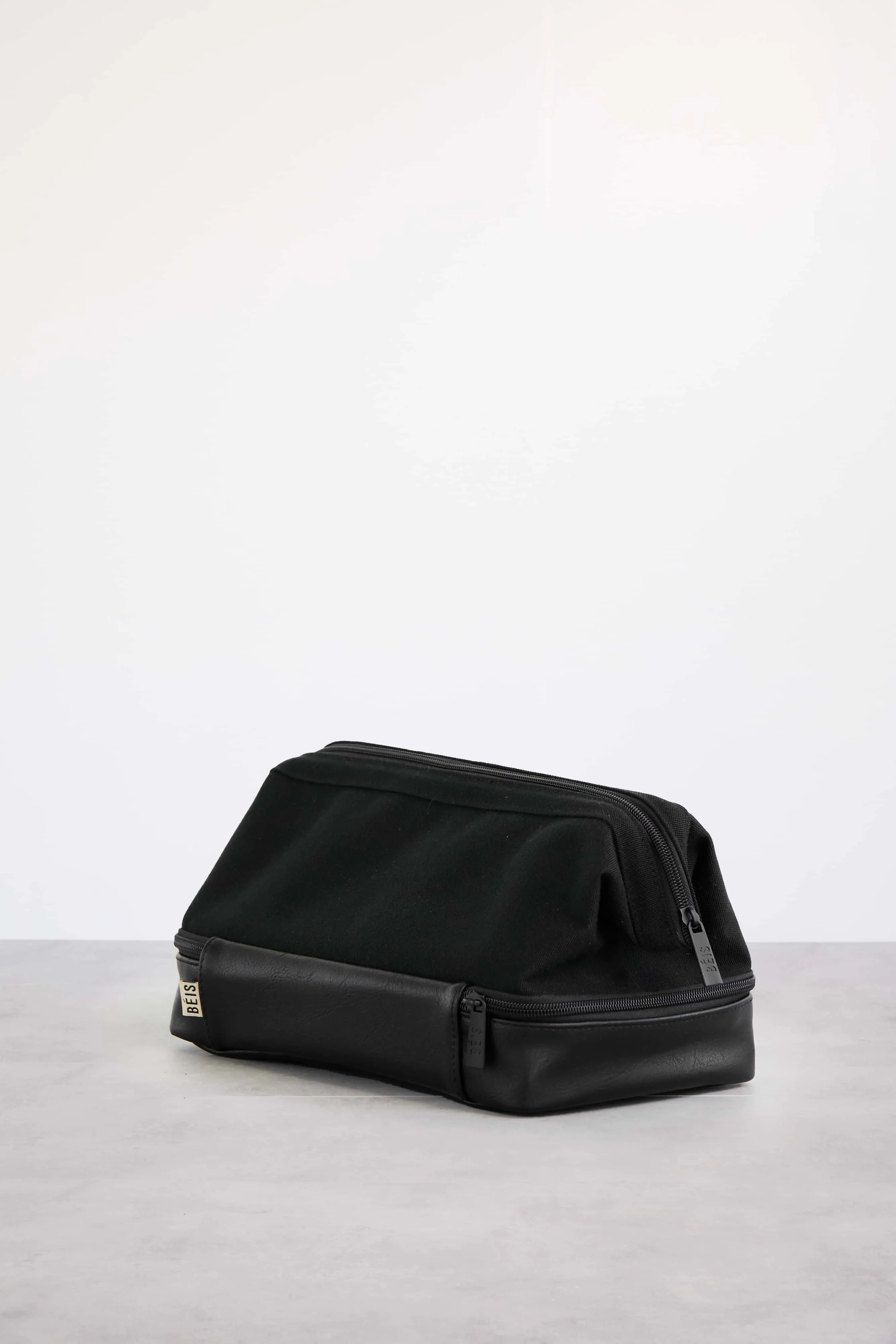 The Dopp Kit in Black